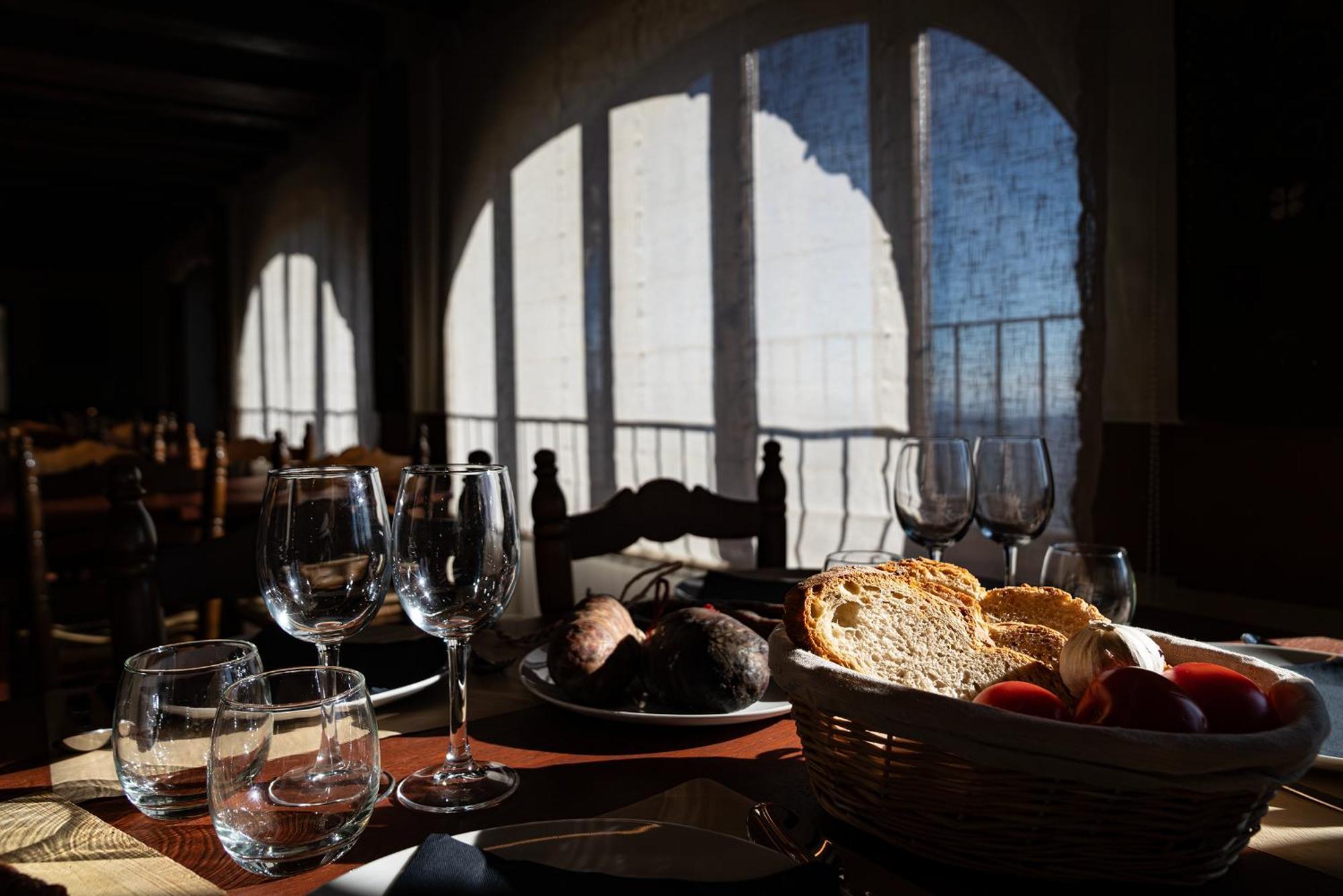 Santuari De Santa Maria De Montgrony Hotel Gombren Eksteriør billede